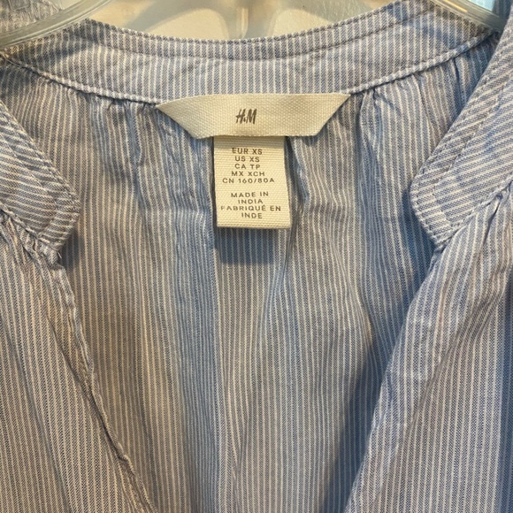 H&M blouse - Picture 3 of 3